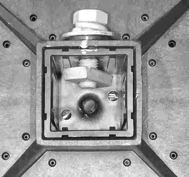 Dachmontagefuß 314x314 mm 340 kg/Fuß, 1 Stück Dachmontagefuß 314x314 mm 340 kg/Fuß, 1 Stück