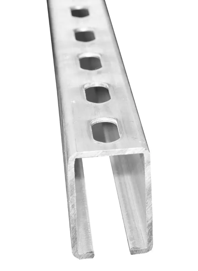 Montageschiene 40x60x3,0 mm; Länge: 6 m (1 Stück) Montageschiene 40x60x3,0 mm; Länge: 6 m (1 Stück)