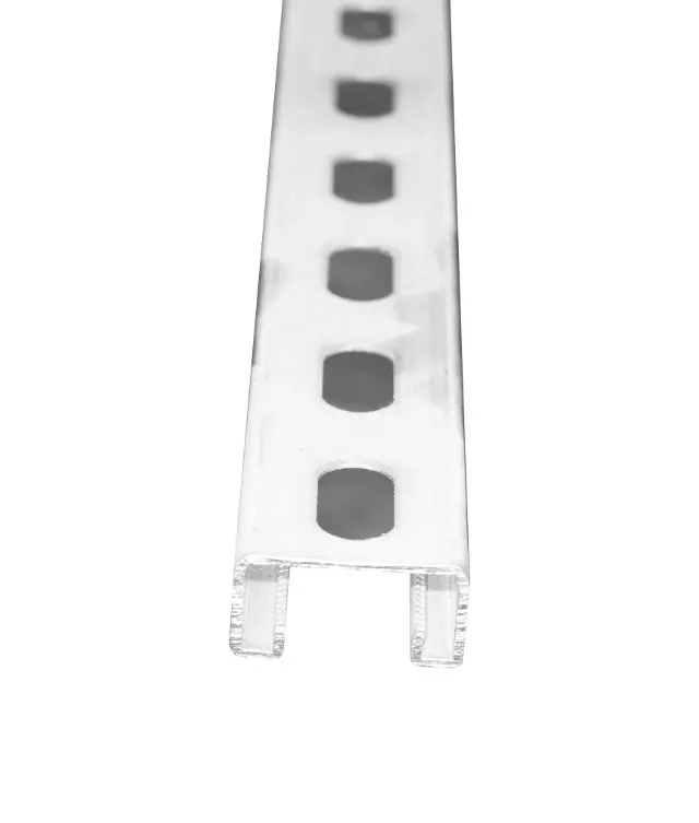 Montageschiene 41x21x2 mm; Länge: 6 m (1 Stück) Montageschiene 41x21x2 mm; Länge: 6 m (1 Stück)