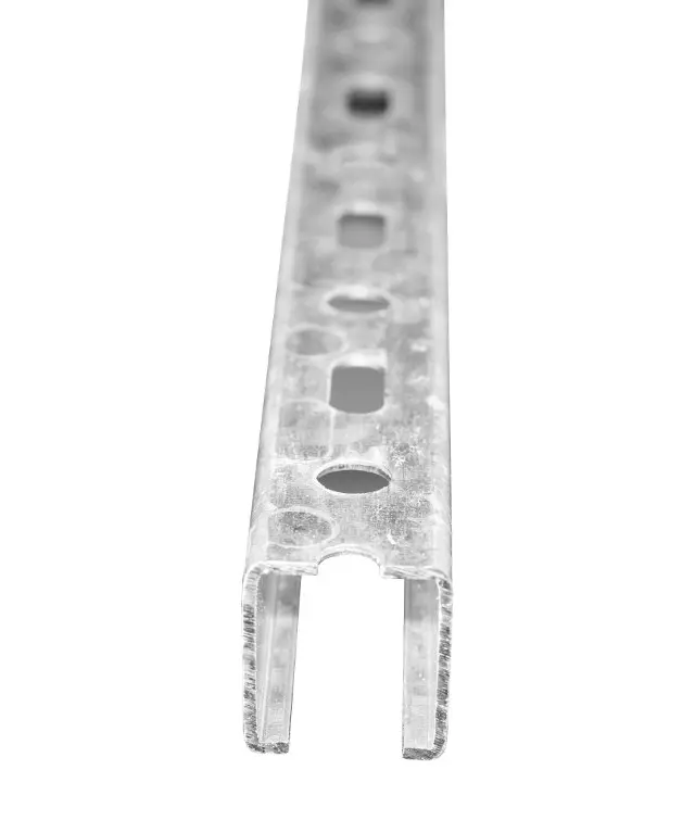 Montageschiene 28x30x1,75 mm; Länge: 6 m (1 Stück) Montageschiene 28x30x1,75 mm; Länge: 6 m (1 Stück)